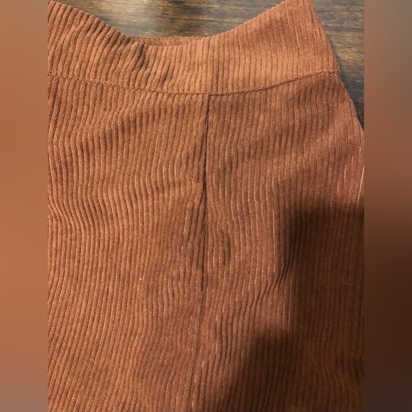 Shein Corduroy Ribbed Brown Mini Skirt With Split Hemline Size Medium NWOT - Picture 5 of 8